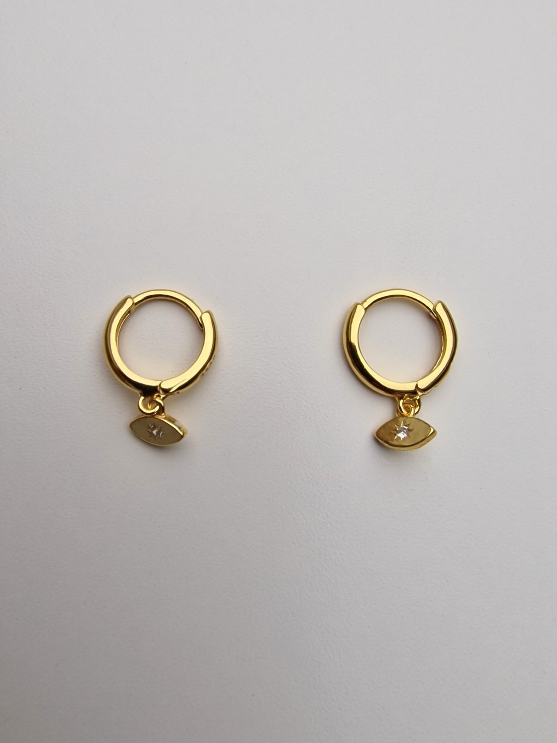 Cìa Huggie Earrings