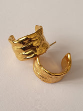 Load image into Gallery viewer, Antìone Earrings
