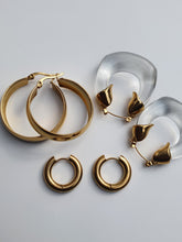Load image into Gallery viewer, Basic Hoop Earrings
