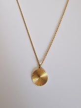 Load image into Gallery viewer, Lìvy Necklace
