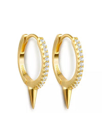 Load image into Gallery viewer, Salma Huggie Earrings
